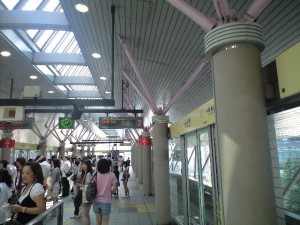 汐留駅のホーム